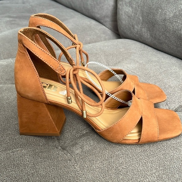 Soff shops Lacie woven Leather size 81/2 new - Picture 2 of 7